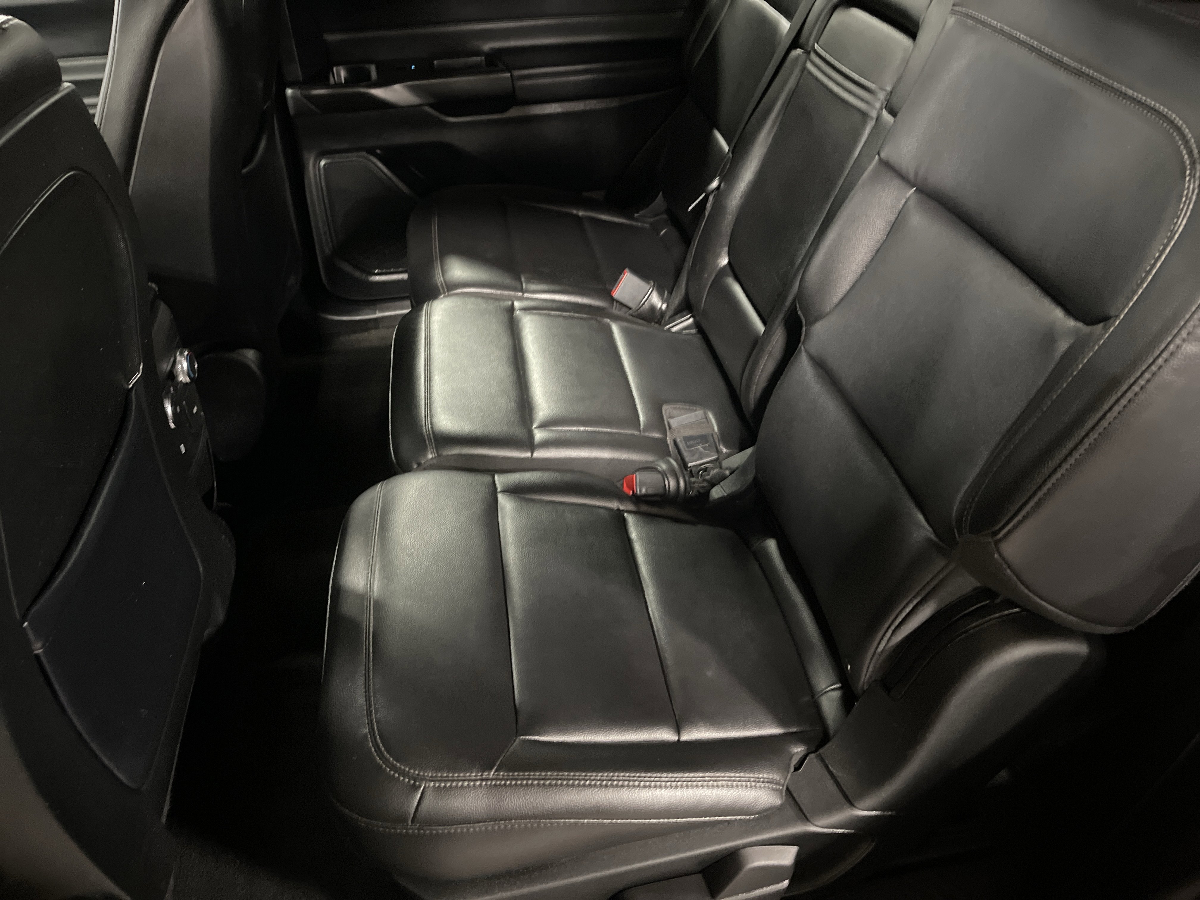 Used 2020 Ford Explorer XLT w/ Equipment Group 202A image 11