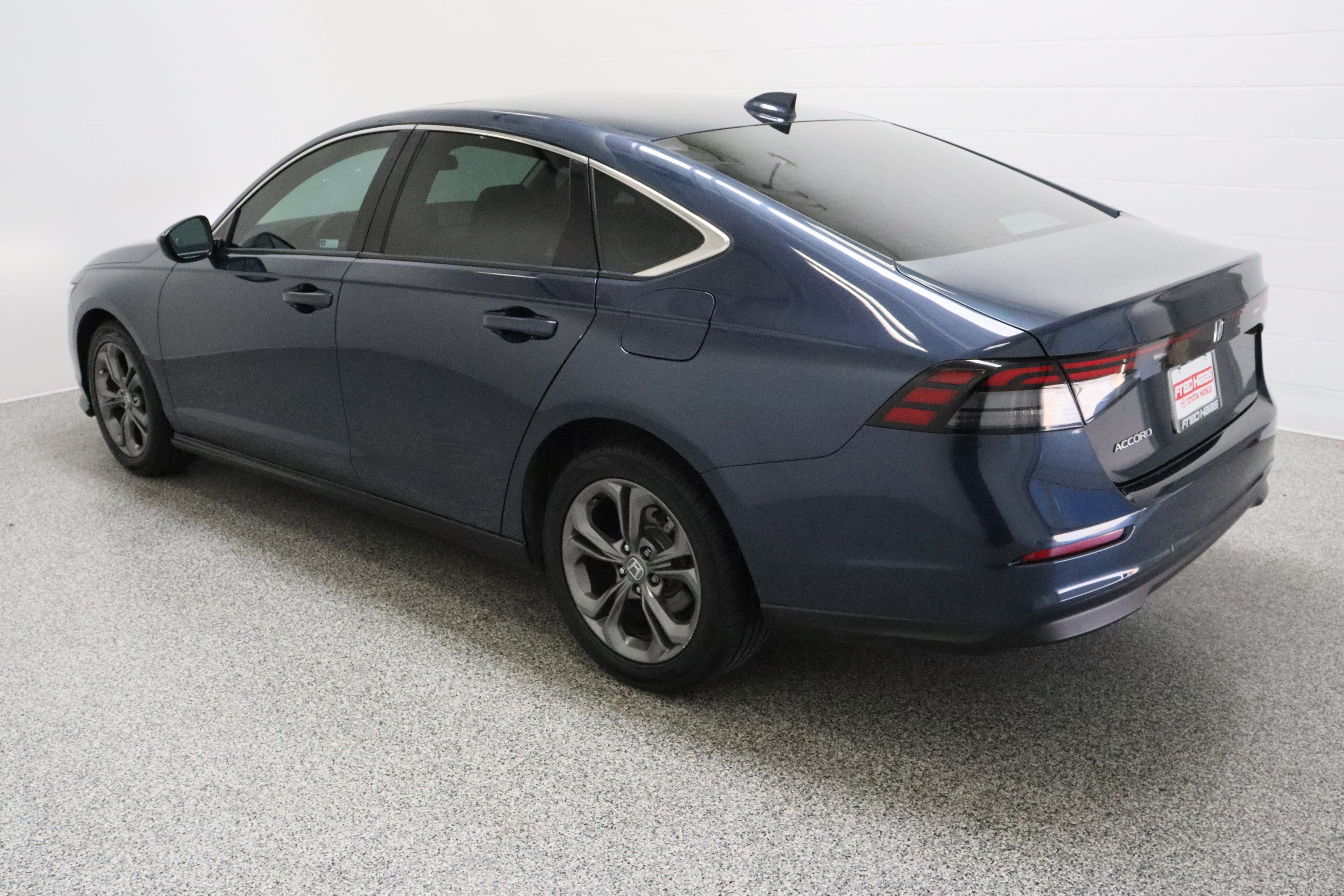 Used 2024 Honda Accord EX image 9