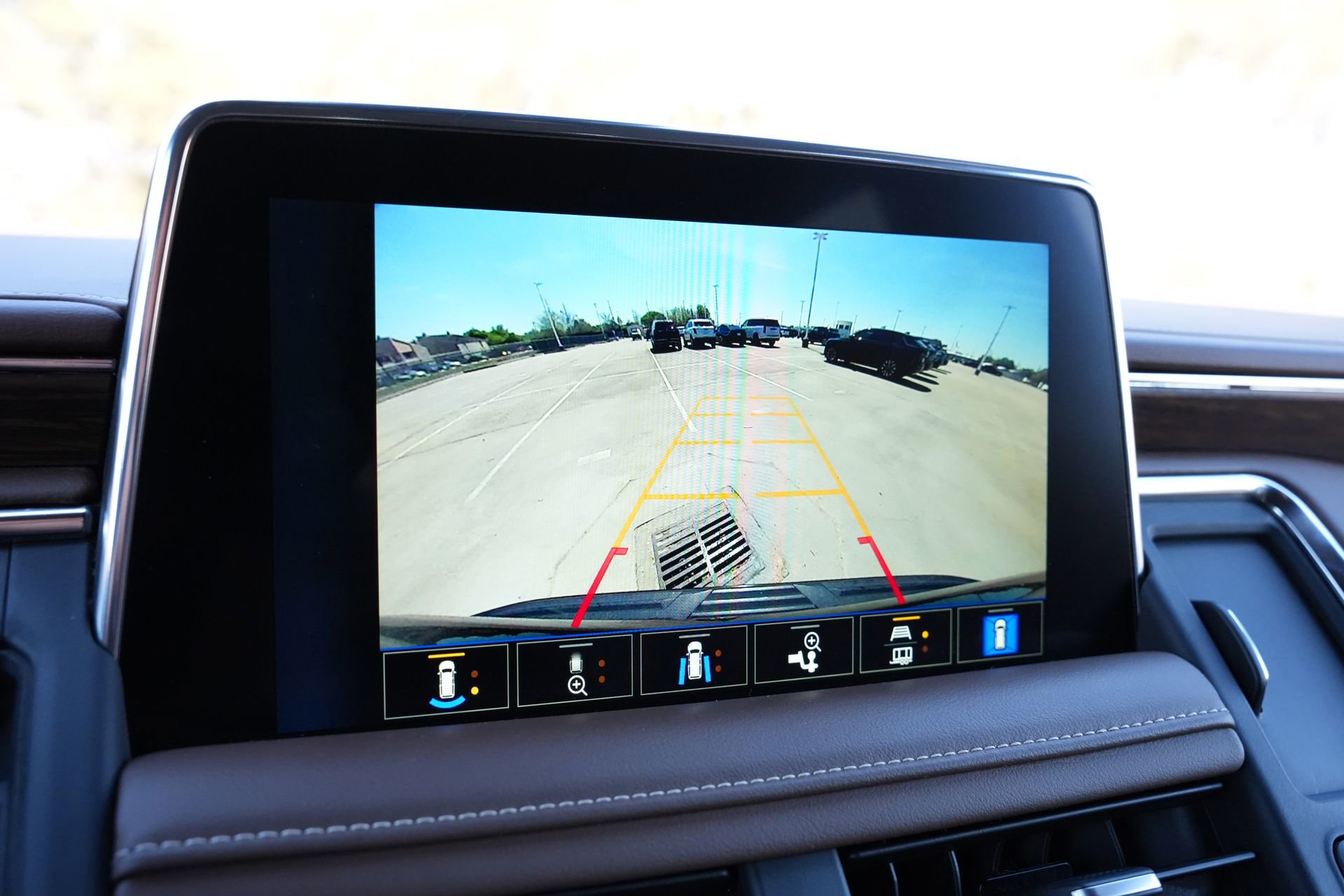 Used 2023 Chevrolet Suburban High Country w/ Max Trailering Package RWD image 13
