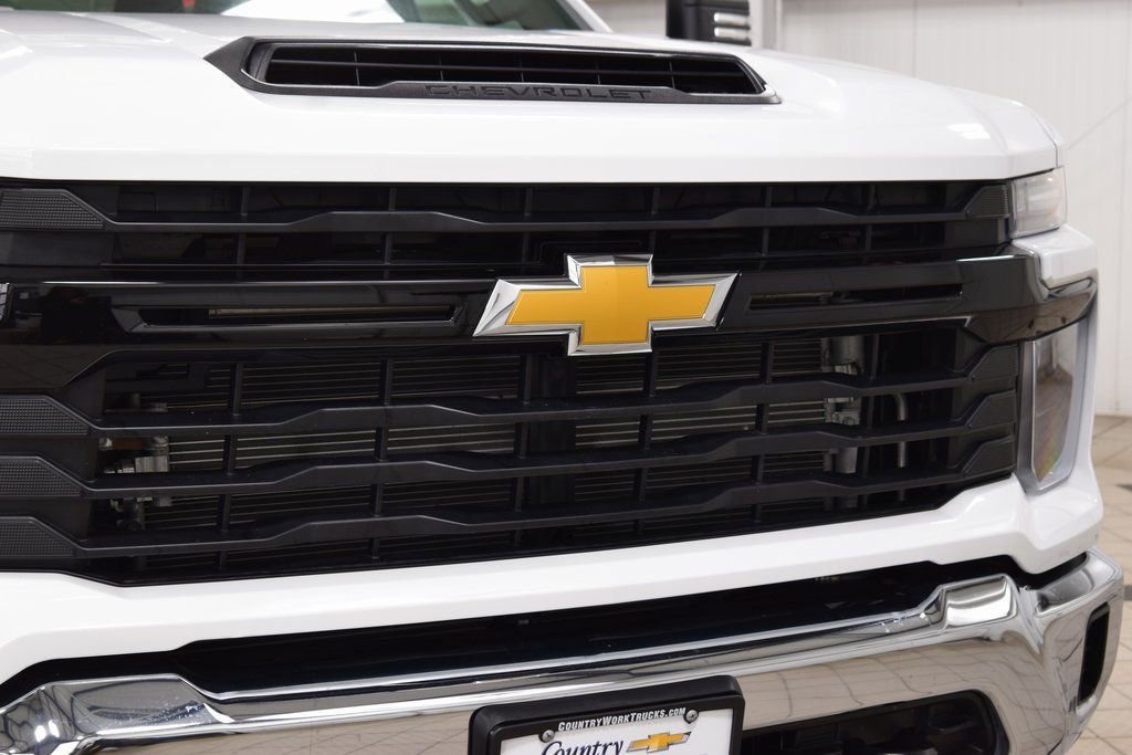Used 2025 Chevrolet Silverado 3500 W/T w/ WT Convenience Package AWD/4WD image 5