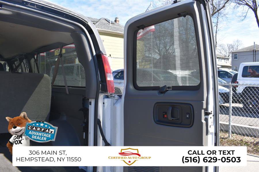 Used 2023 Chevrolet Express 3500 LT image 33
