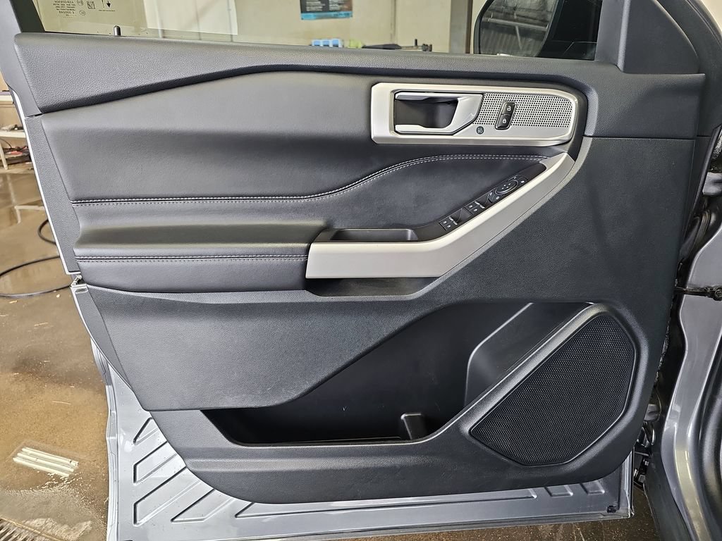 Used 2023 Ford Explorer Limited RWD image 25