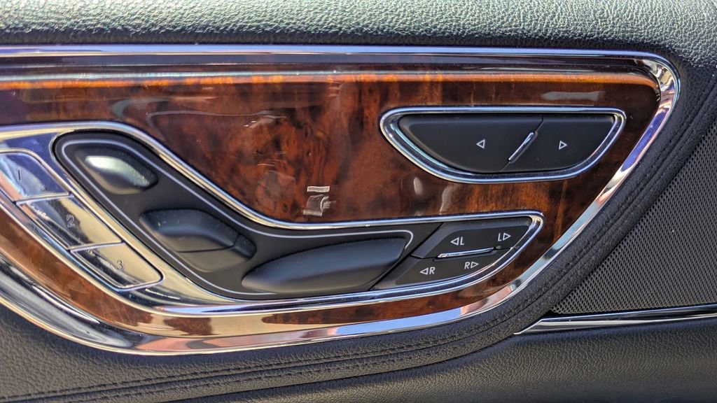 Used 2020 Lincoln Continental Reserve FWD image 8