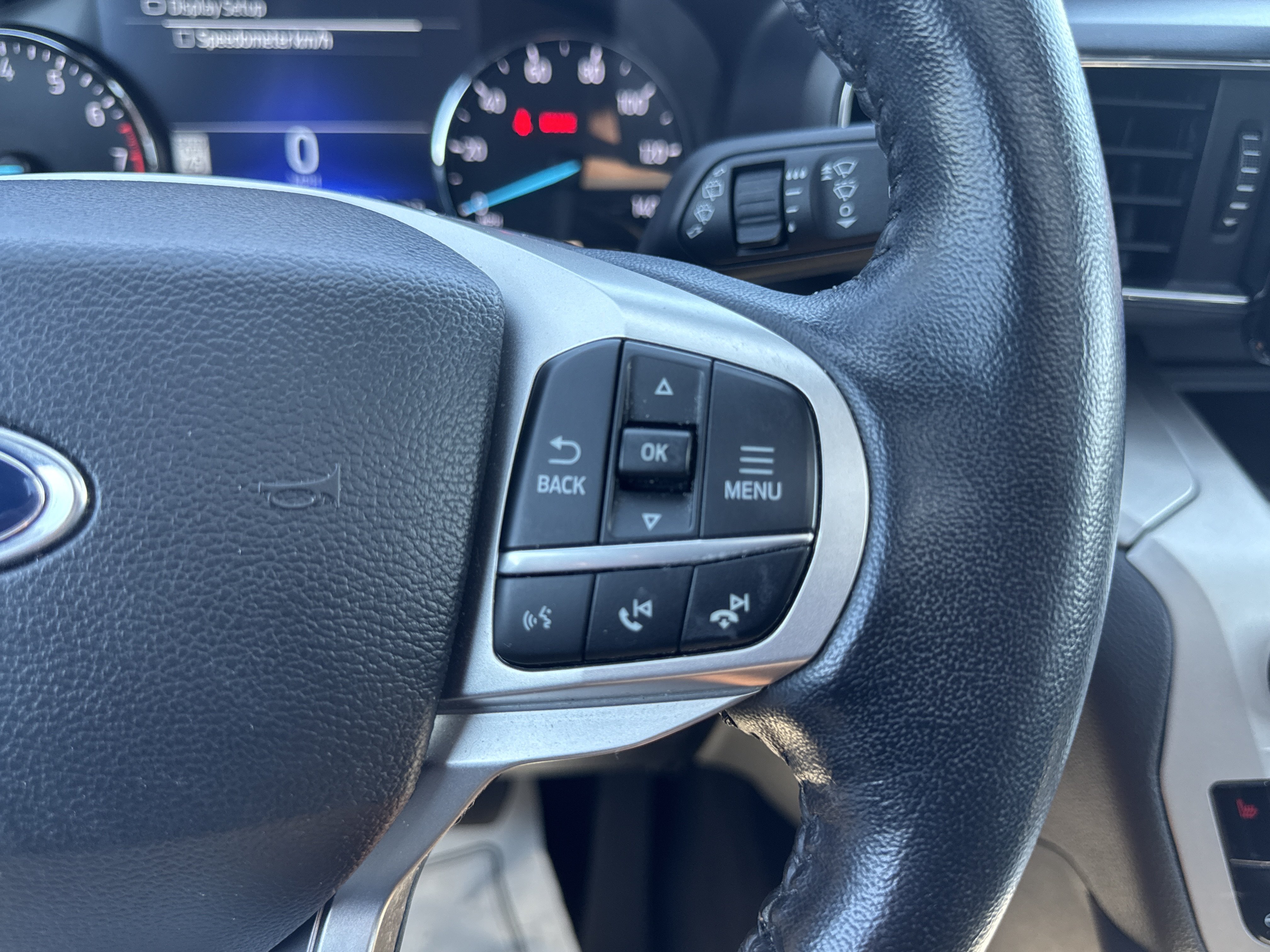 Used 2022 Ford Explorer XLT w/ Equipment Group 202A AWD/4WD image 23