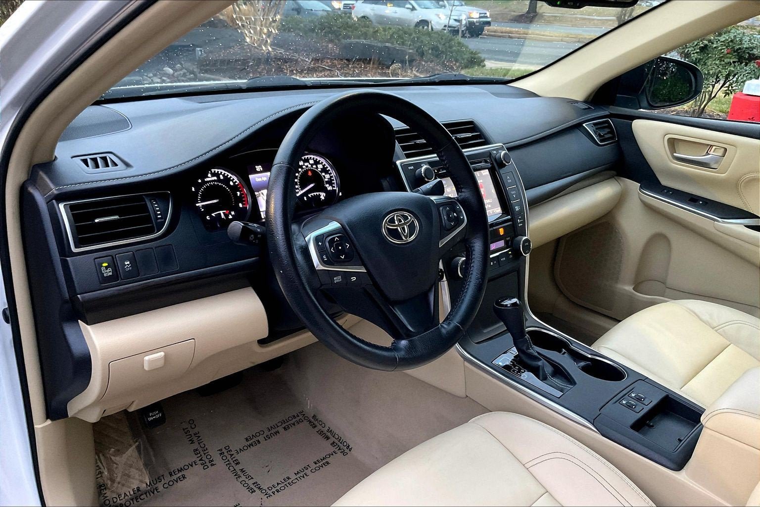 Used 2015 Toyota Camry XLE FWD image 13