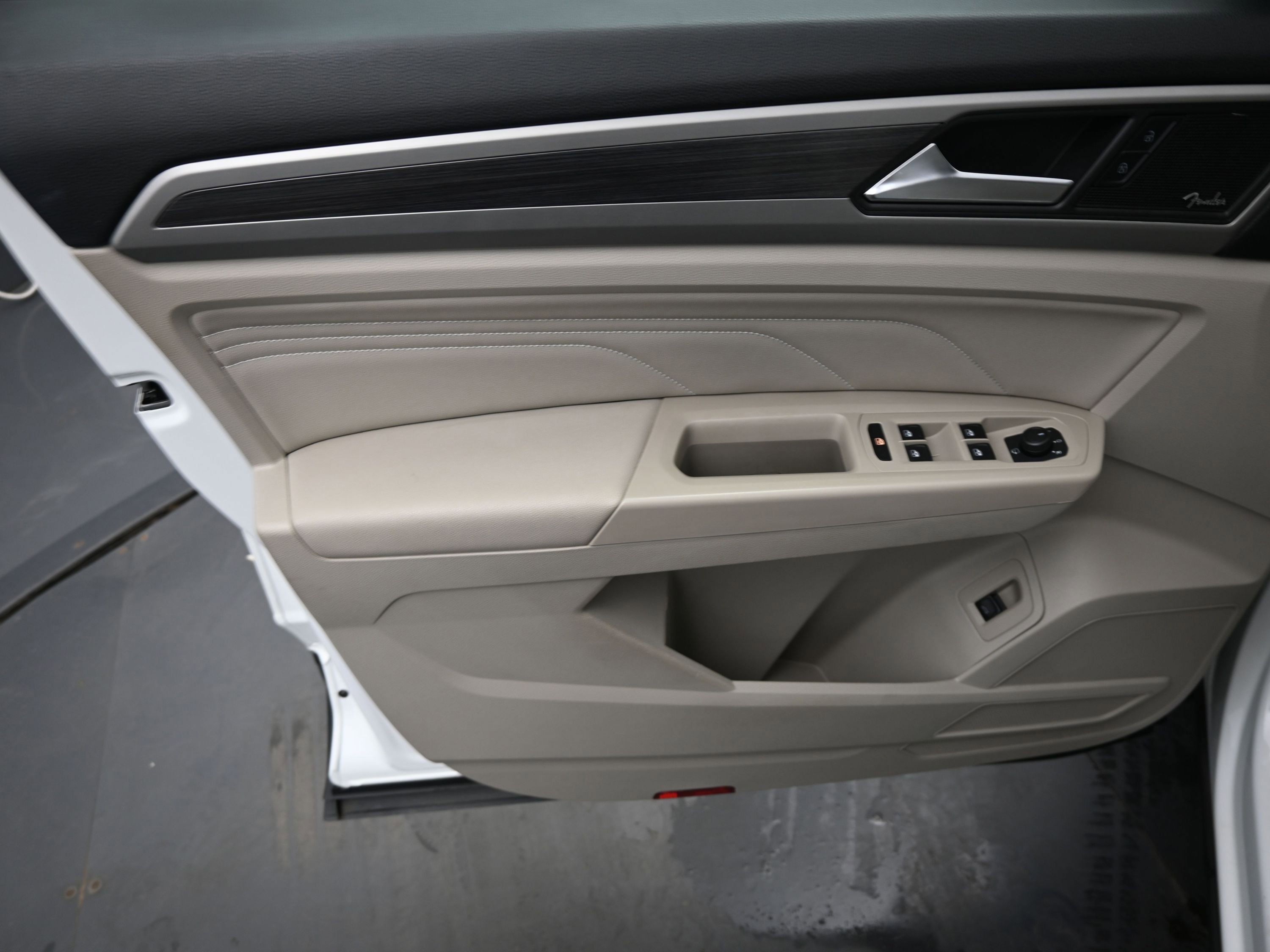 Used 2021 Volkswagen Atlas SEL Premium image 12