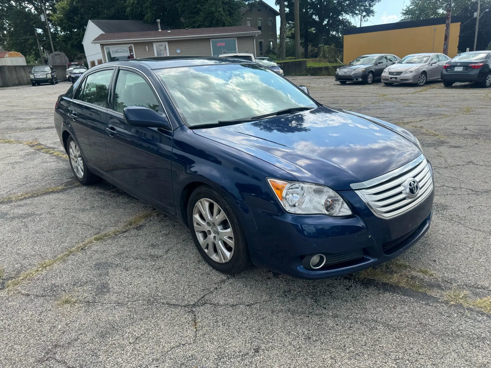 Used 2008 Toyota Avalon XL image 3