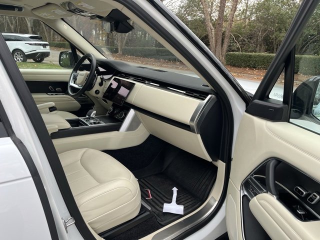 Used 2023 Land Rover Range Rover SE image 10