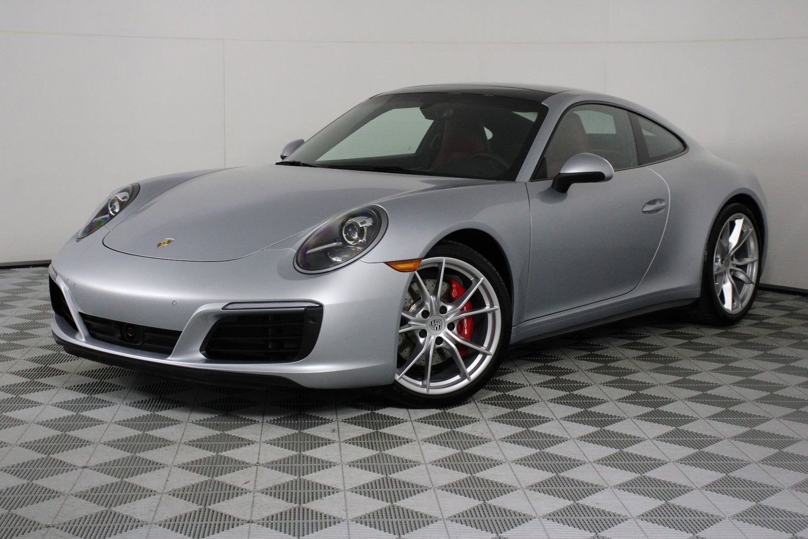 Certified 2018 Porsche 911 Carrera 4S image 1
