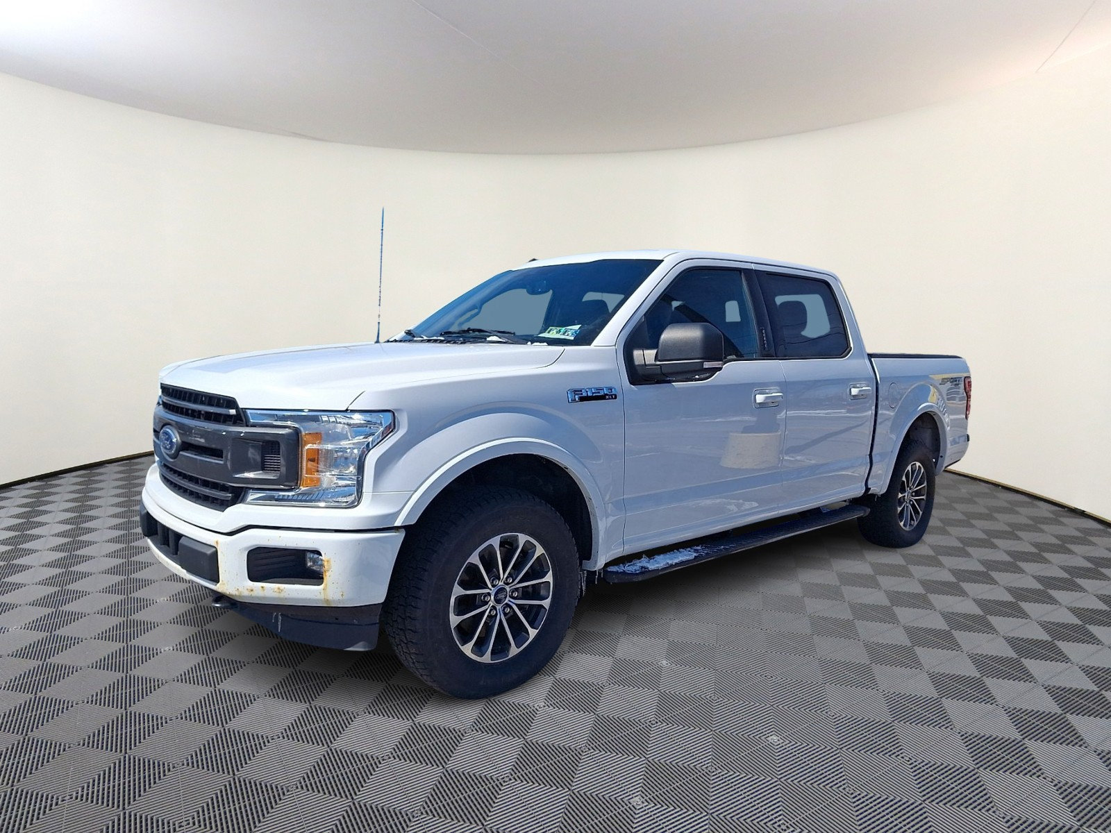 Used 2020 Ford F150 XLT w/ Equipment Group 302A Luxury AWD/4WD image 3