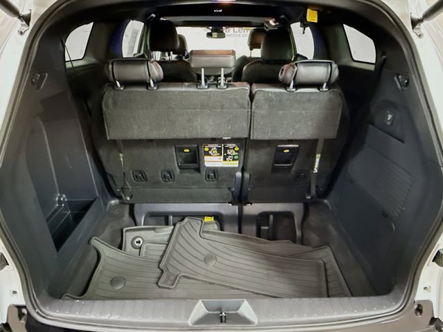 Used 2025 Toyota Sienna XSE w/ XSE Plus Package image 27