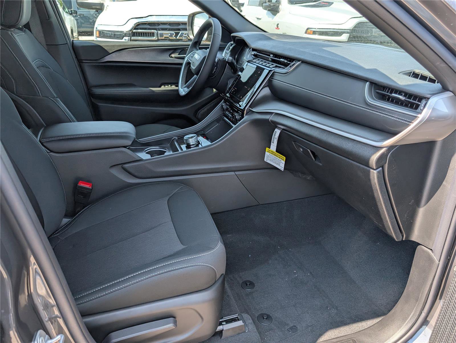 New 2026 Jeep Grand Cherokee Laredo AWD/4WD image 6
