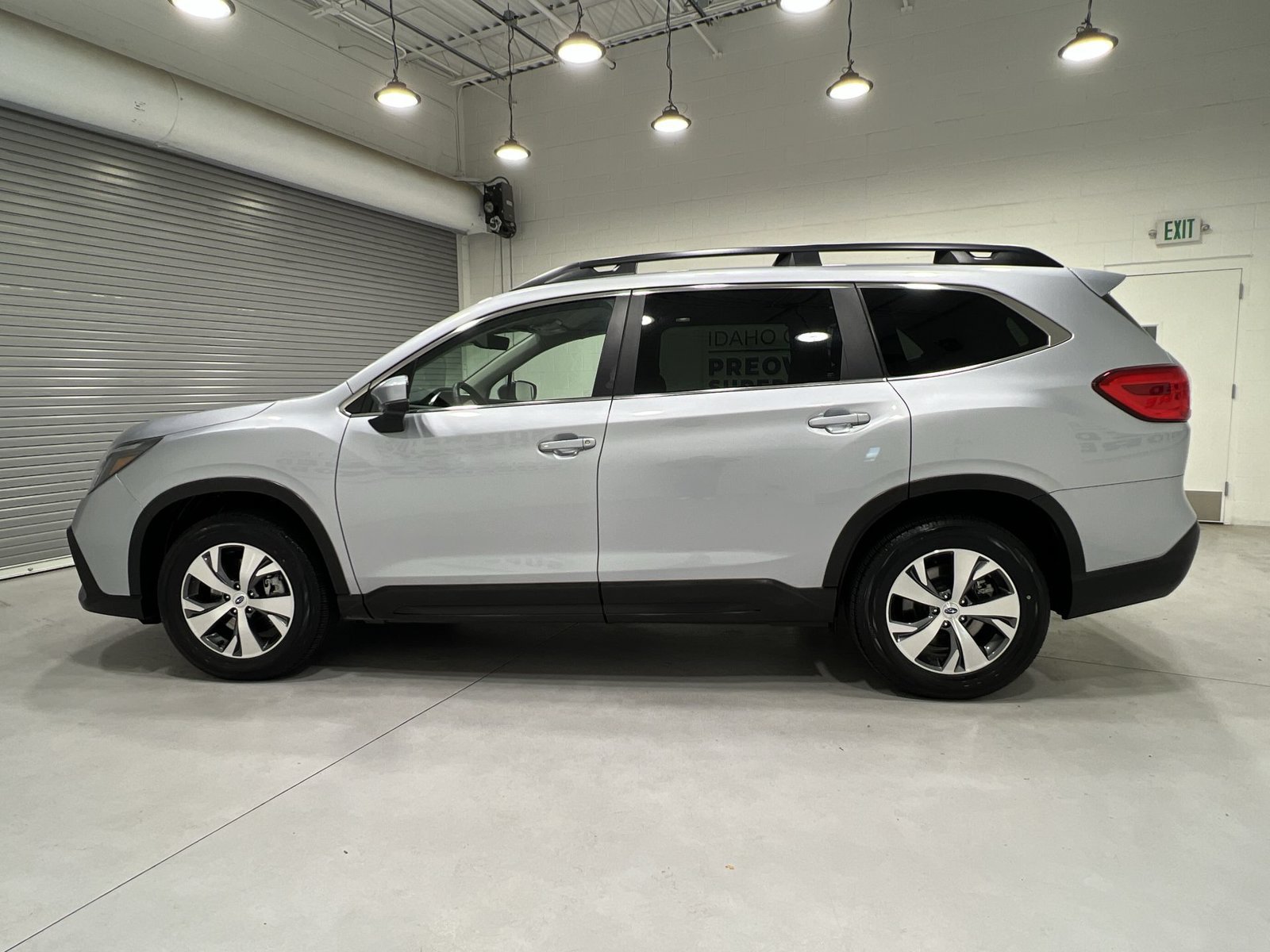 Used 2025 Subaru Ascent Premium AWD/4WD image 5