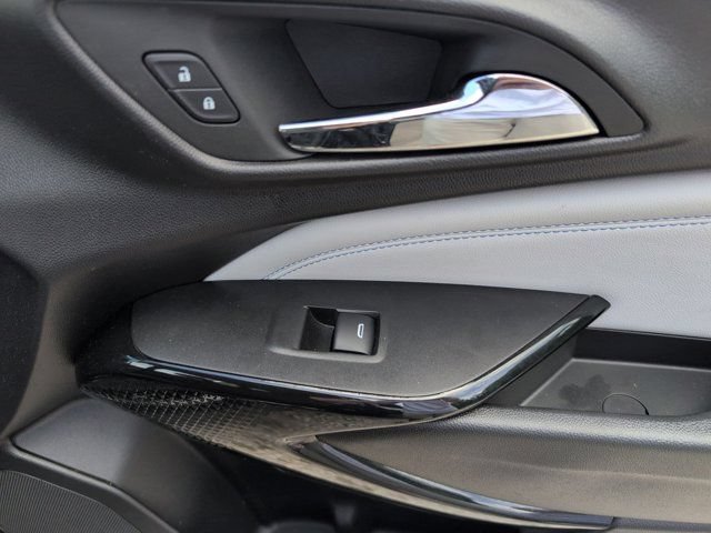 Used 2025 Chevrolet Trax LT w/ LT Convenience Package FWD image 33