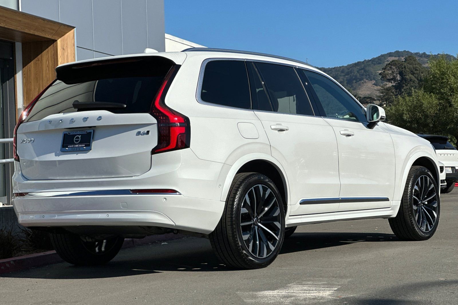New 2026 Volvo XC90 B6 Plus w/ Protection Package Premier image 2