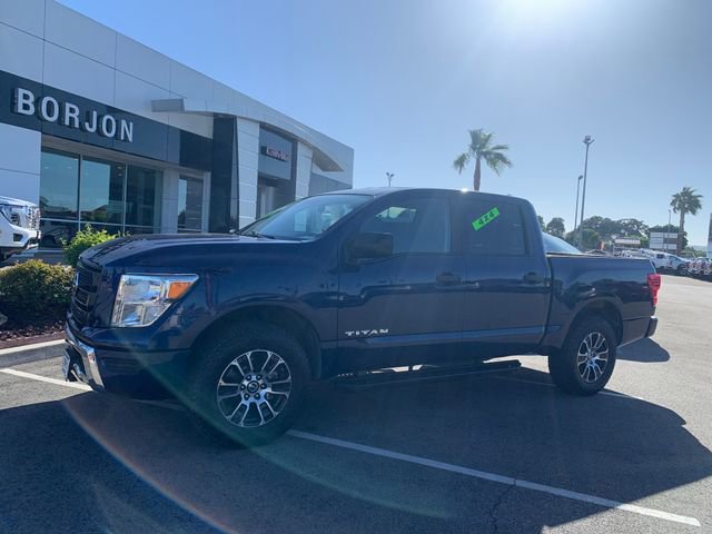 Used 2022 Nissan Titan SV AWD/4WD image 2