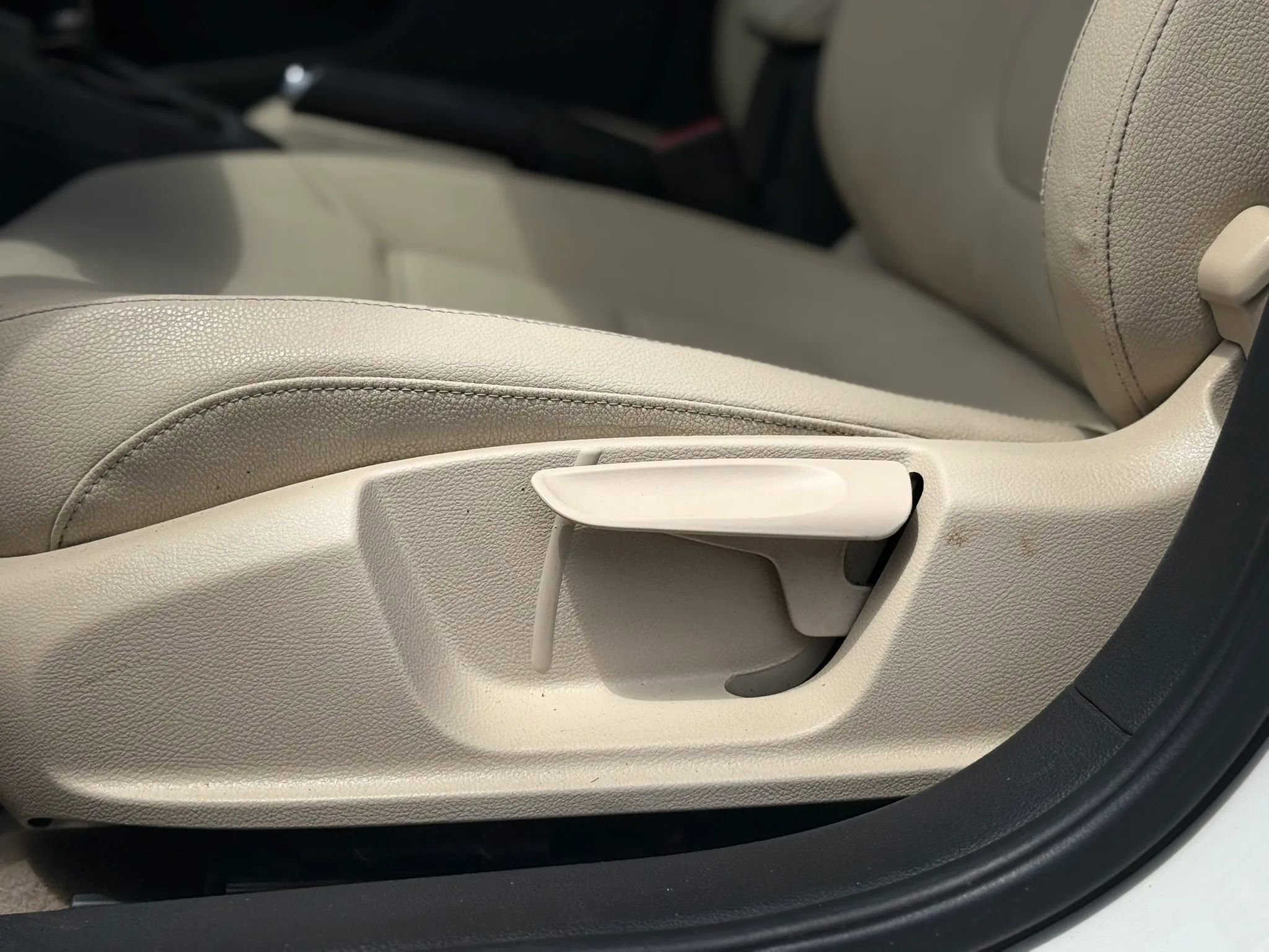Used 2012 Volkswagen Jetta SE FWD image 24