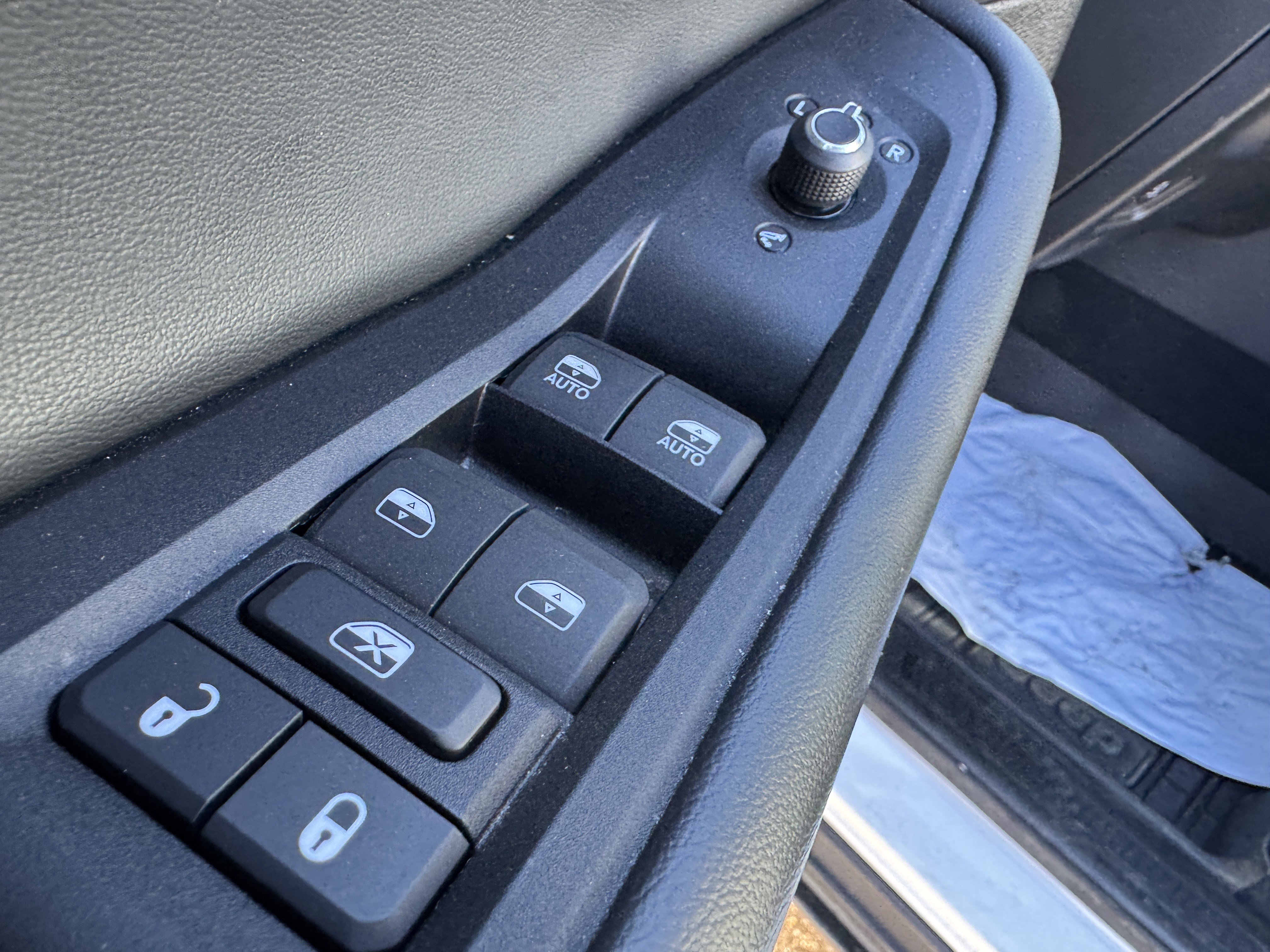 Used 2024 Jeep Grand Cherokee Trailhawk image 11