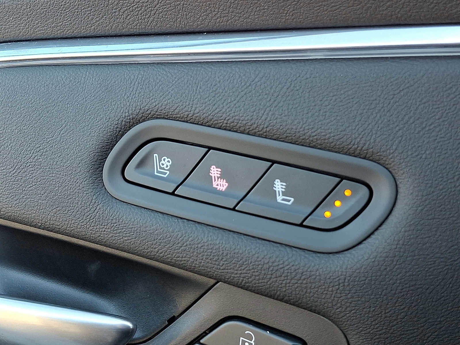 Used 2024 Cadillac Escalade Sport w/ LPO, ONYX Package image 28