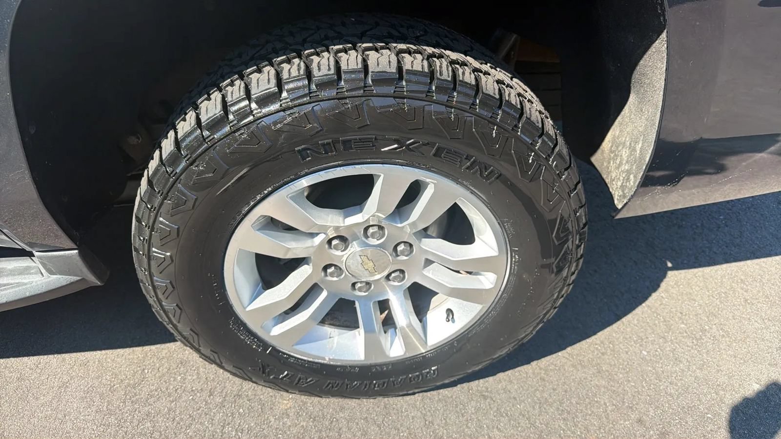 Used 2019 Chevrolet Suburban LT AWD/4WD image 22