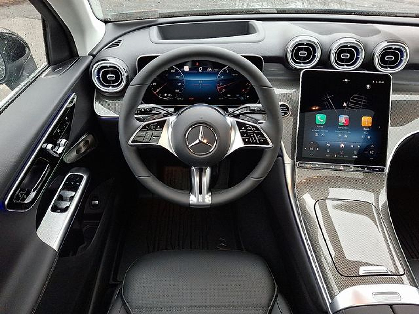 Used 2026 Mercedes-Benz GLC 300 4MATIC image 9