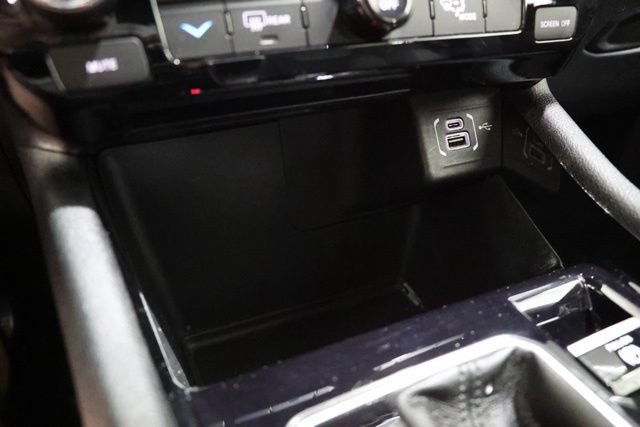 Used 2024 Jeep Compass Latitude w/ Convenience Group AWD/4WD image 27