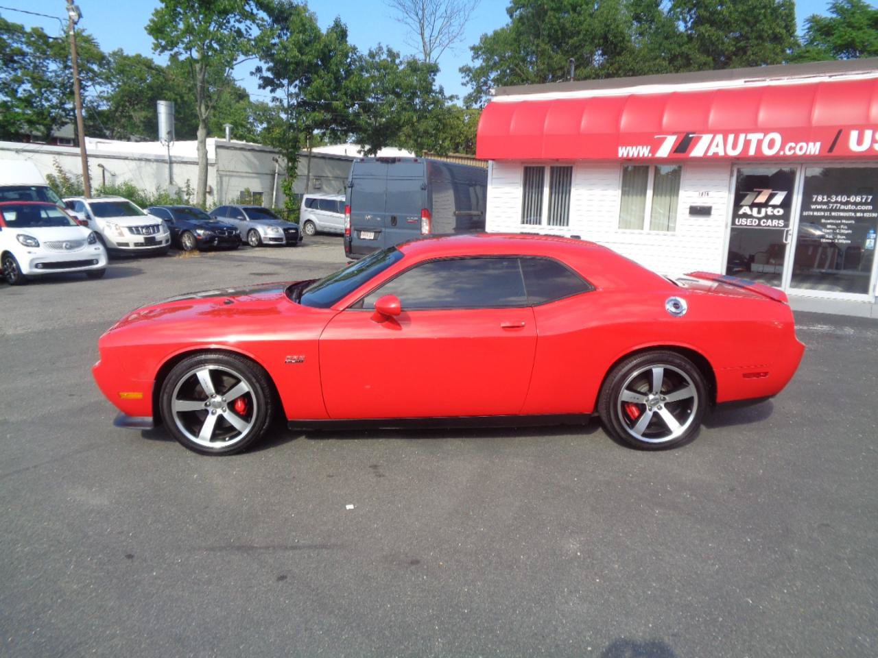 Used 2014 Dodge Challenger SRT8 RWD image 9