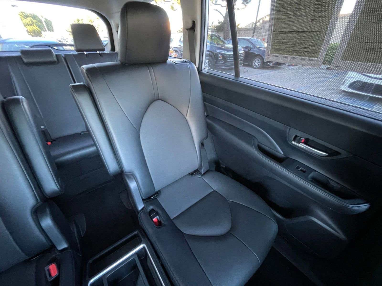 Used 2025 Toyota Grand Highlander FWD image 39