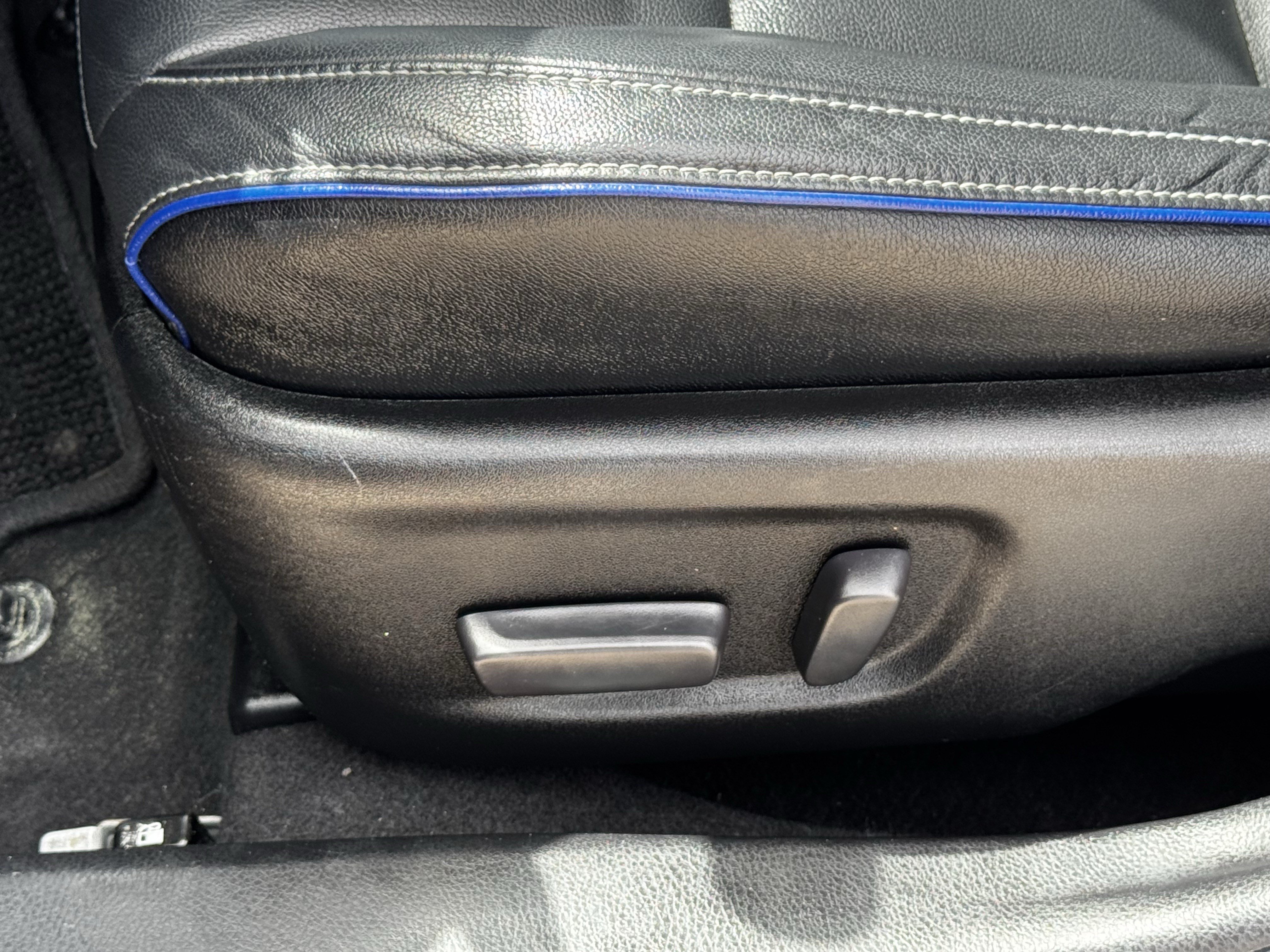 Used 2019 Toyota Corolla XSE FWD image 29
