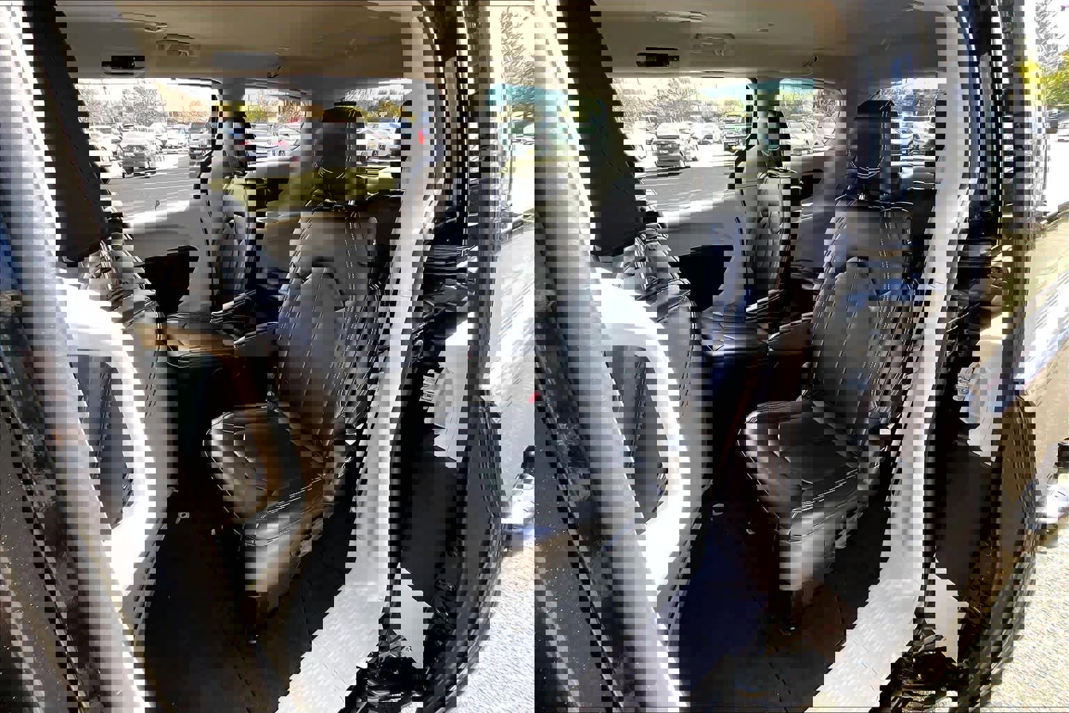 Used 2024 Chrysler Pacifica Touring-L image 20