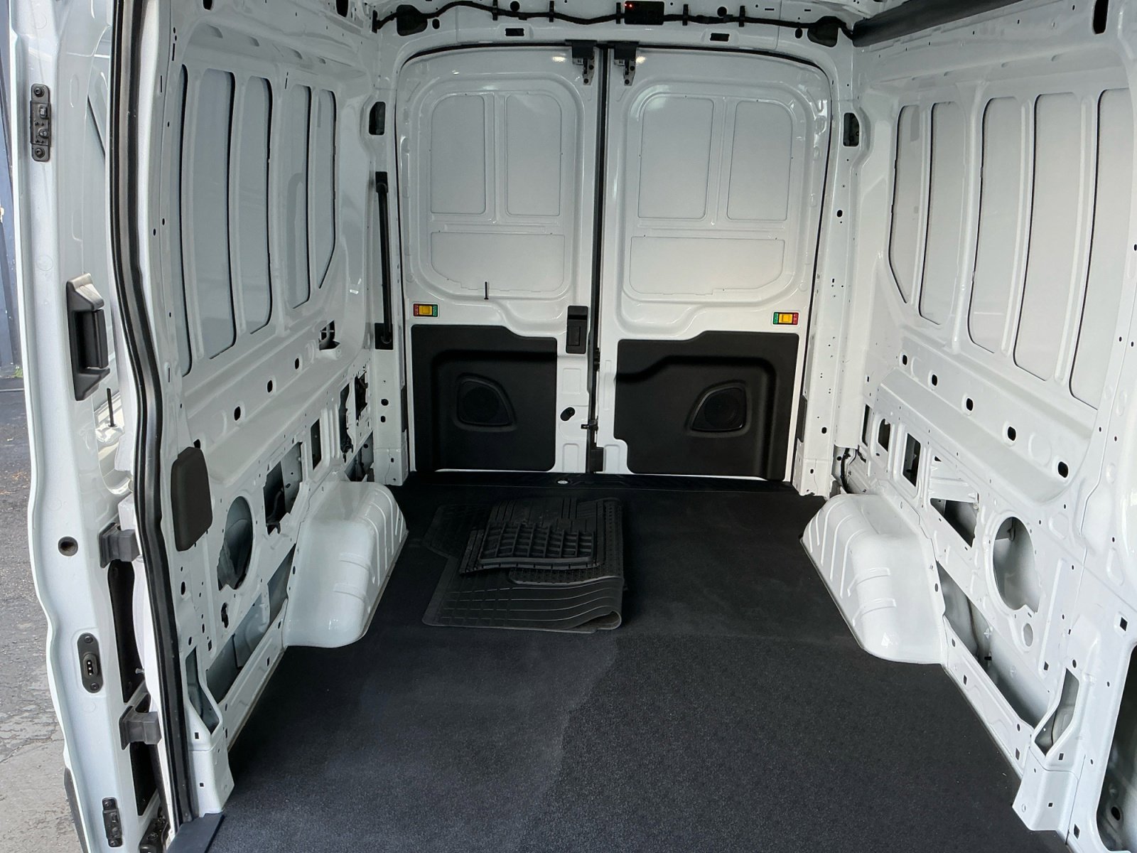 Used 2023 Ford Transit 250 Medium Roof RWD image 19