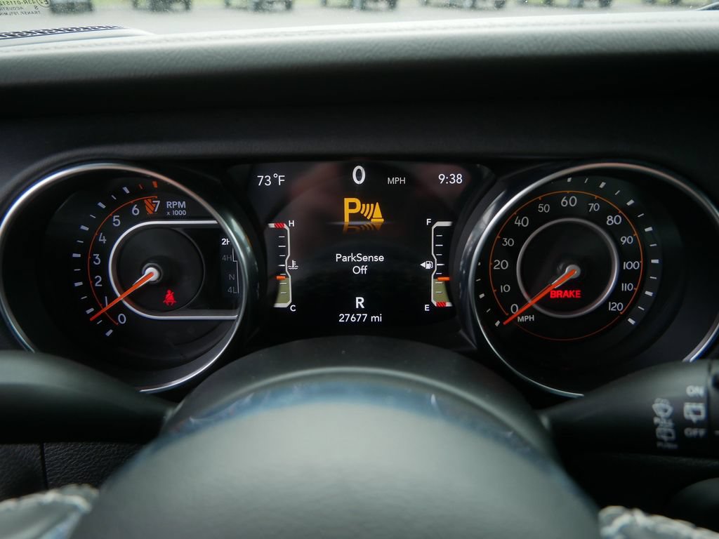 Used 2020 Jeep Wrangler Unlimited Sahara w/ Uconnect 4C Nav & Sound Group AWD/4WD image 31