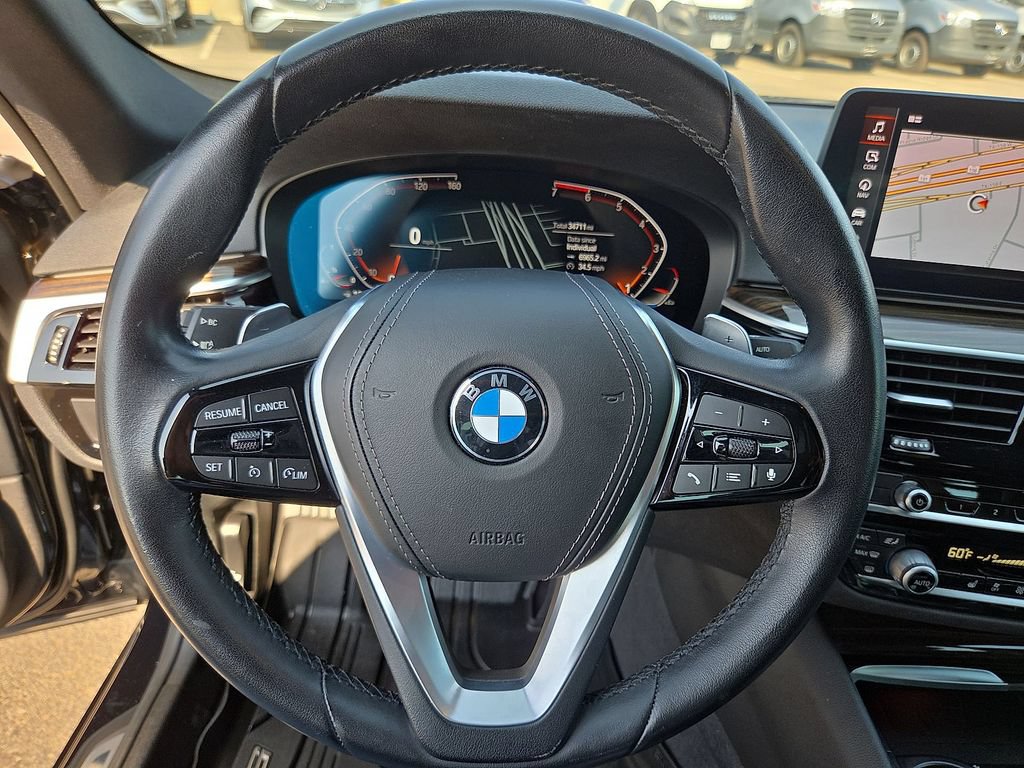 Used 2023 BMW 530i w/ Convenience Package RWD image 21