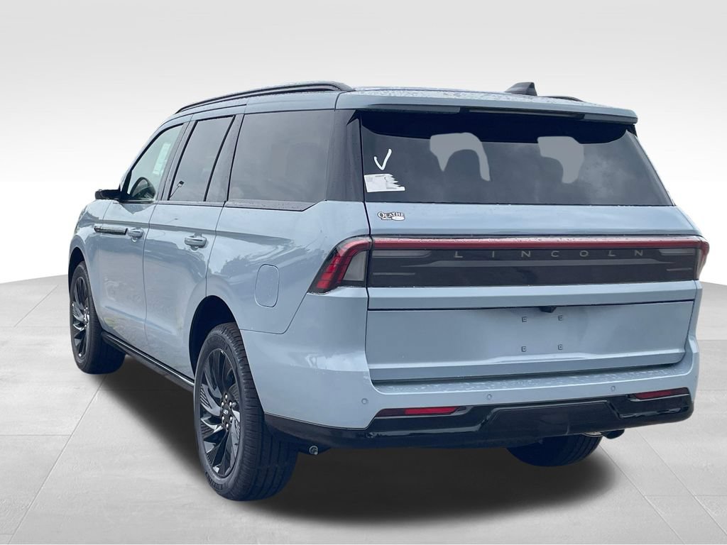 New 2027 Lincoln Navigator Reserve w/ Jet Appearance Package AWD/4WD image 3