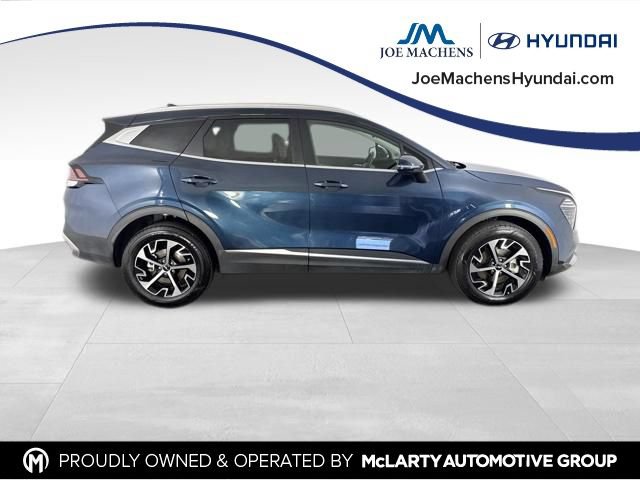 Used 2024 Kia Sportage EX AWD/4WD image 4
