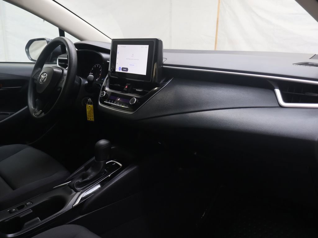Used 2025 Toyota Corolla LE image 11