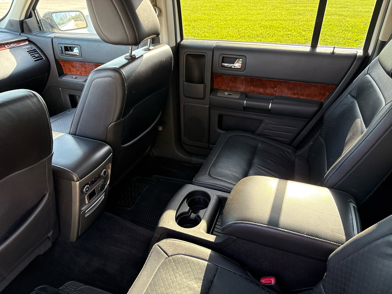 Used 2009 Ford Flex Limited image 23