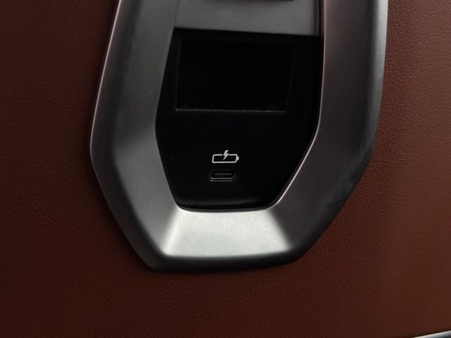 Certified 2023 BMW 760i xDrive w/ Executive Package image 25