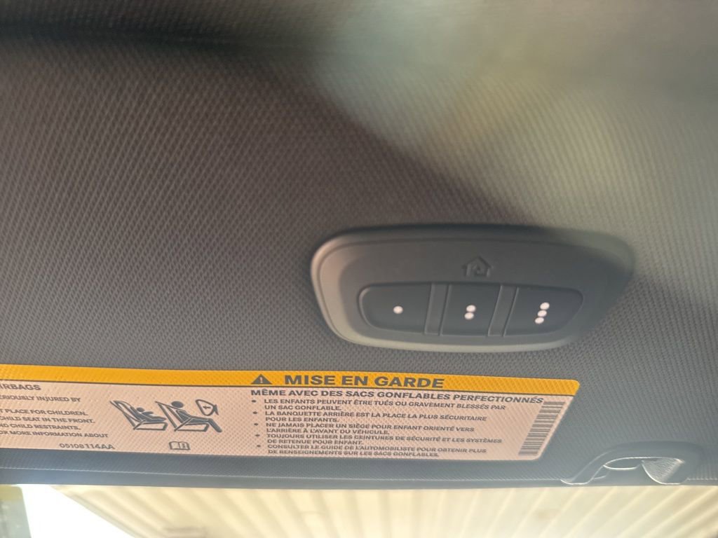 New 2026 Chrysler Pacifica Select image 13