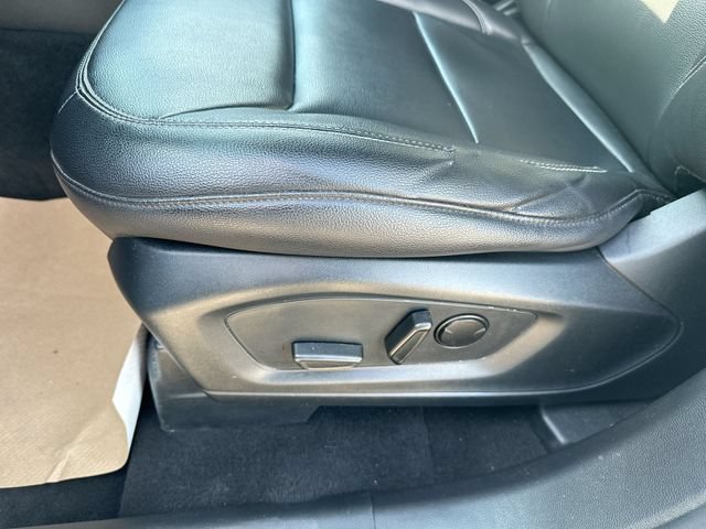 Used 2020 Ford Explorer XLT w/ Equipment Group 202A AWD/4WD image 38