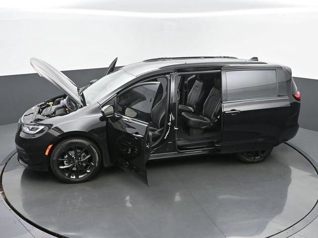 New 2025 Chrysler Pacifica Limited FWD image 63