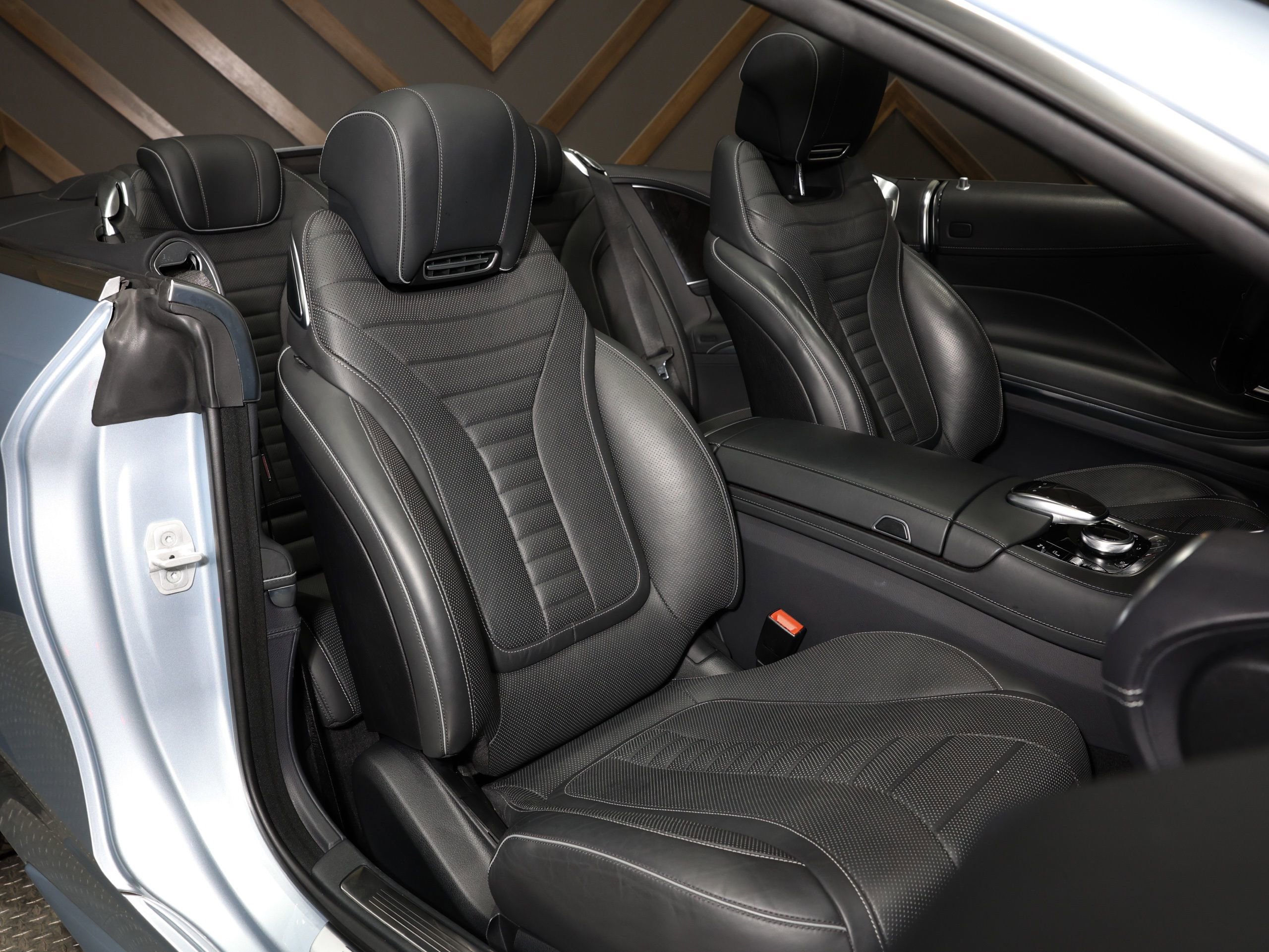 Used 2019 Mercedes-Benz S 560 Cabriolet w/ AMG Line Exterior image 4