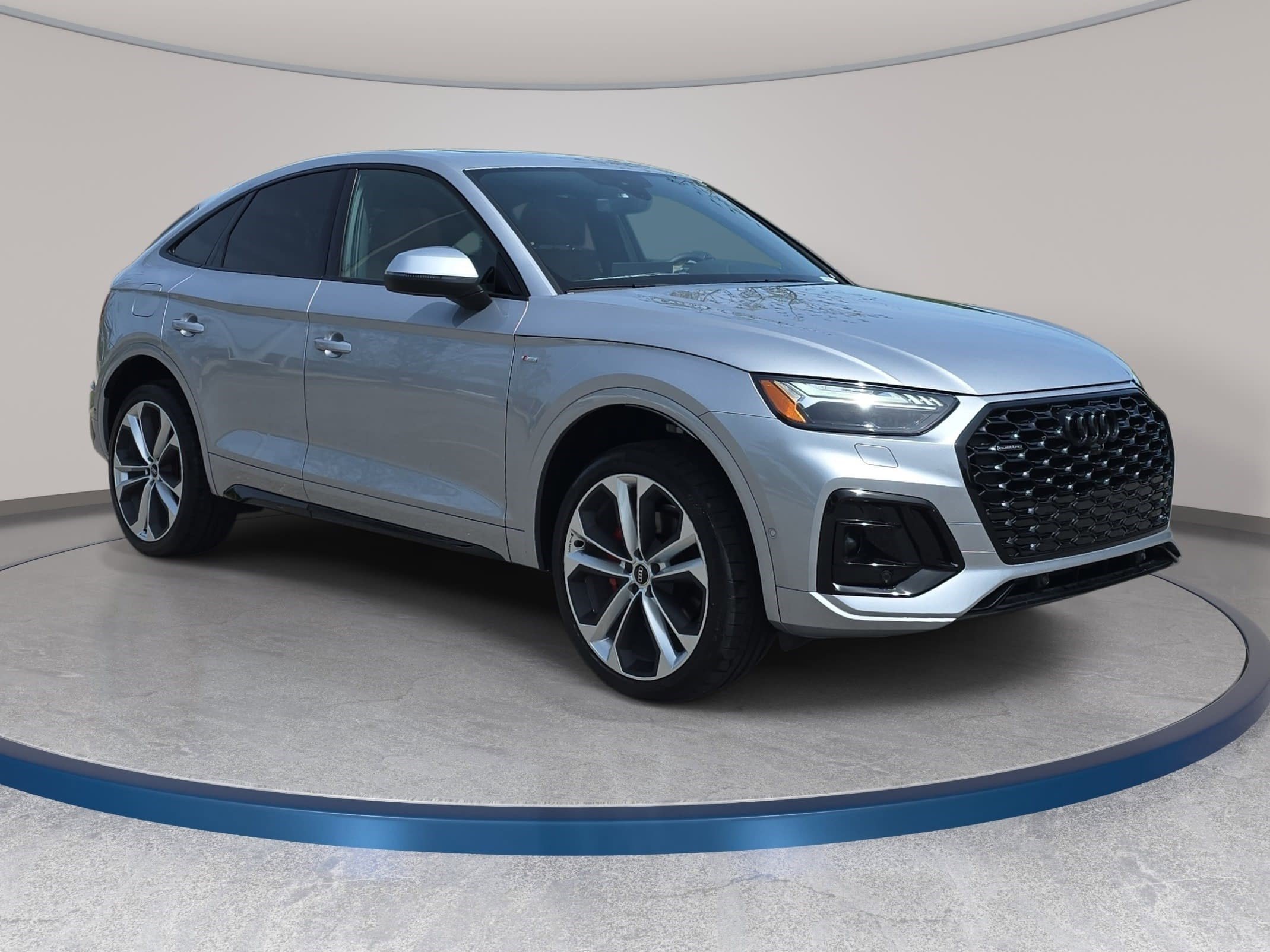 Used 2025 Audi Q5 Prestige w/ Prestige Package image 3