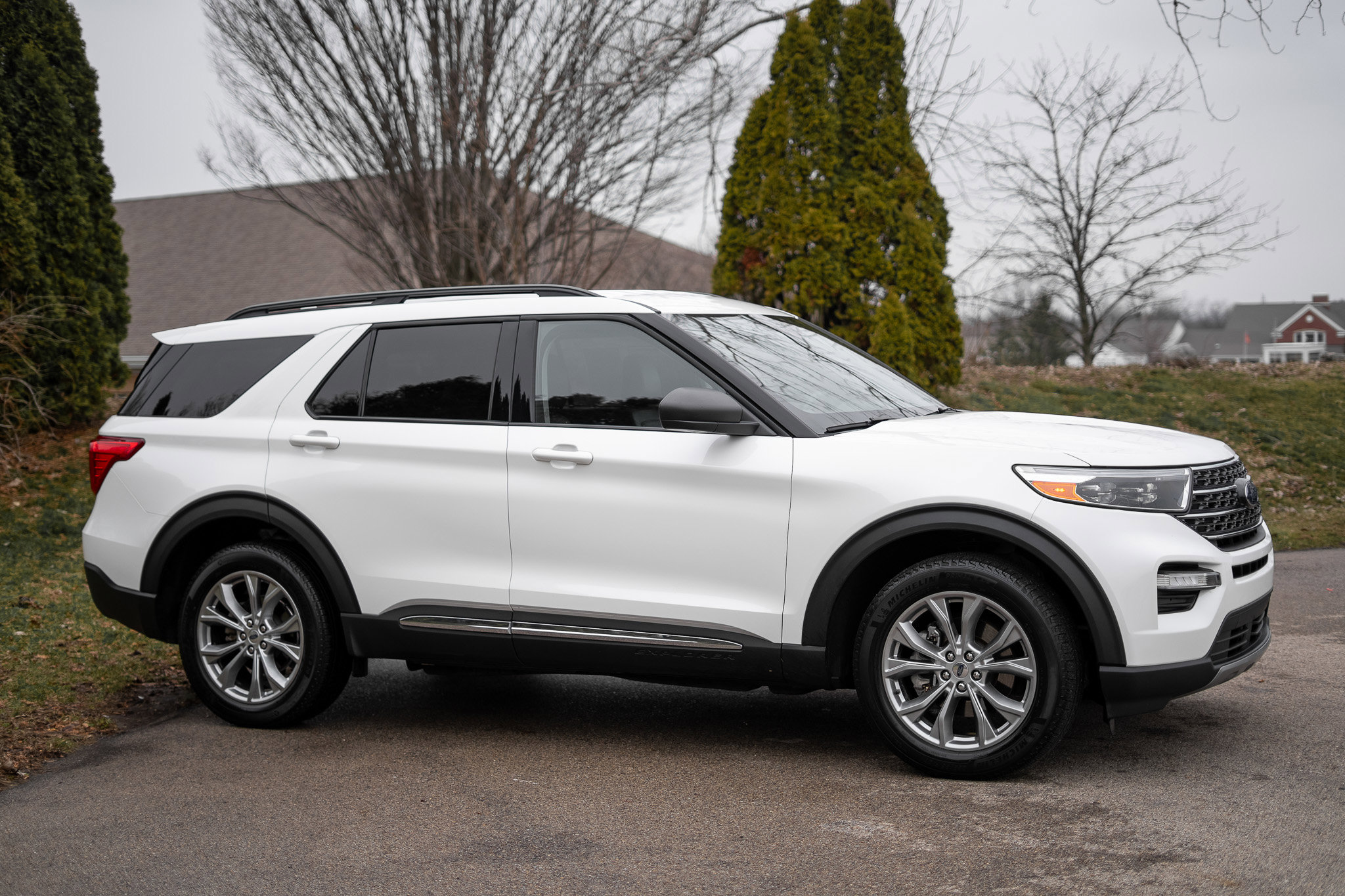 Used 2023 Ford Explorer XLT w/ Equipment Group 202A image 4