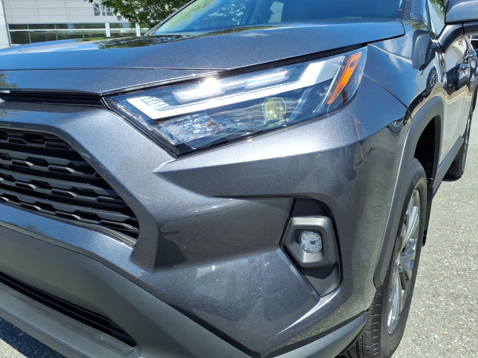 Used 2025 Toyota RAV4 XLE Premium w/ Weather Package AWD/4WD image 17