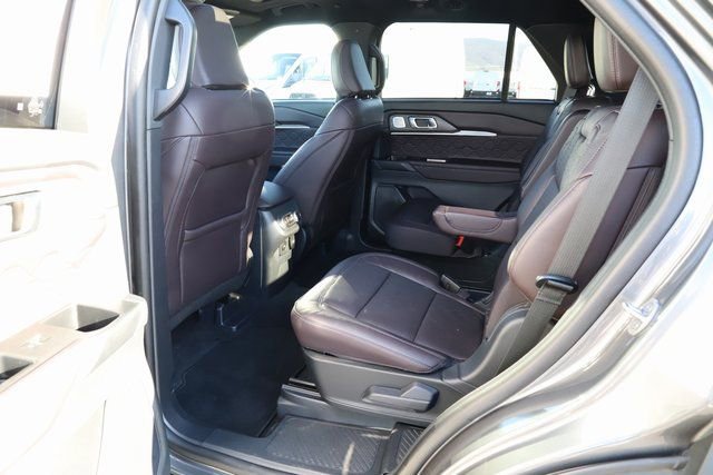 Used 2025 Ford Explorer Platinum w/ LUX Leather Package image 17