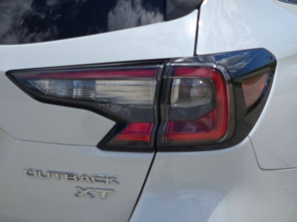 Used 2020 Subaru Outback Limited XT AWD/4WD image 12
