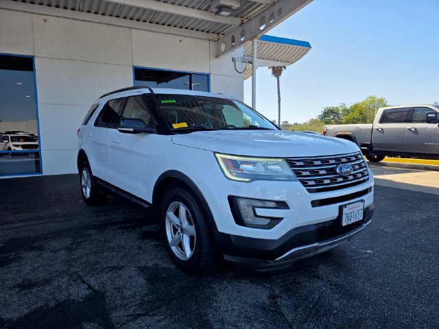 Used 2016 Ford Explorer XLT w/ Equipment Group 201A AWD/4WD image 3