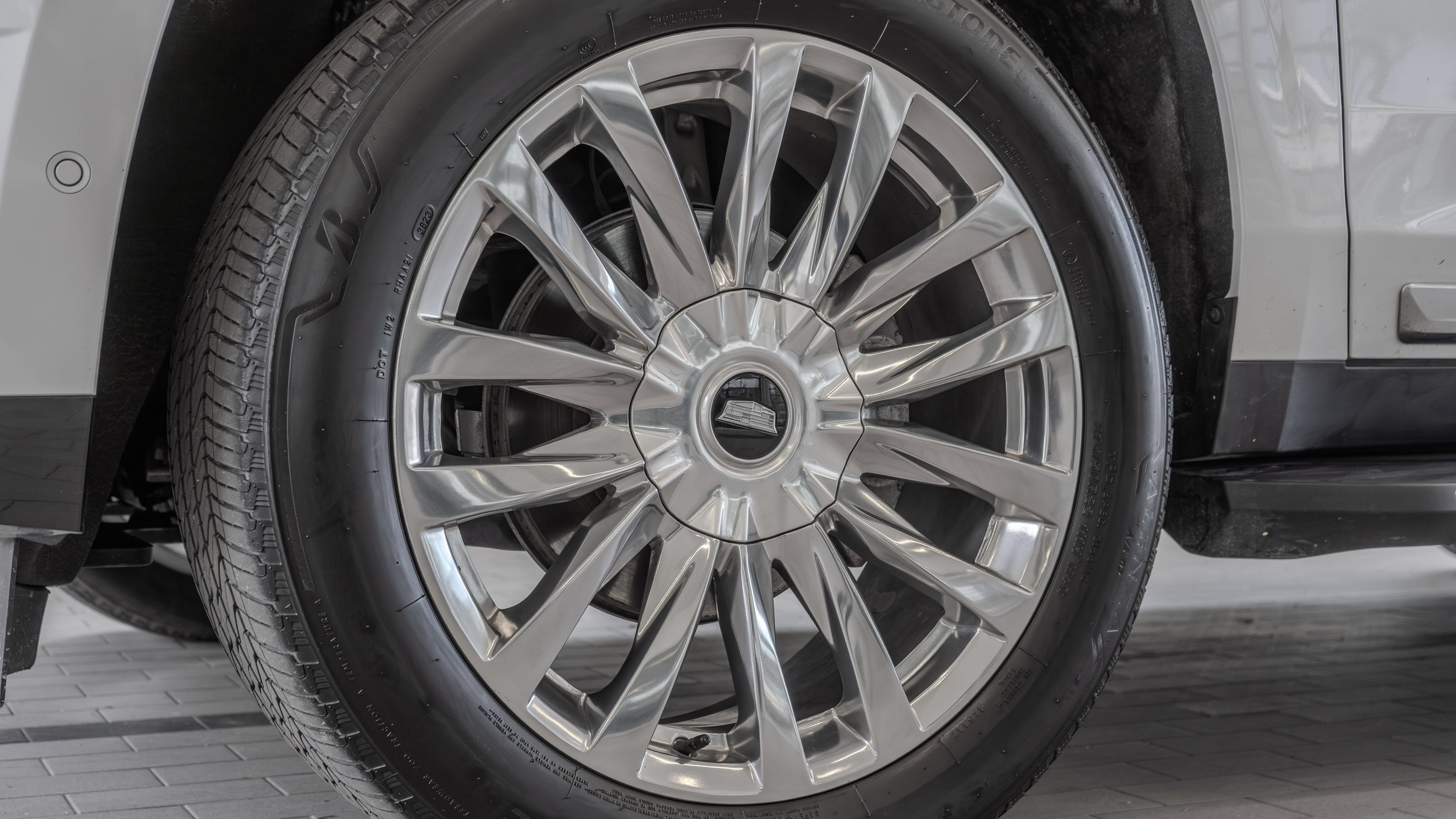 Used 2023 Cadillac Escalade Premium Luxury AWD/4WD image 31