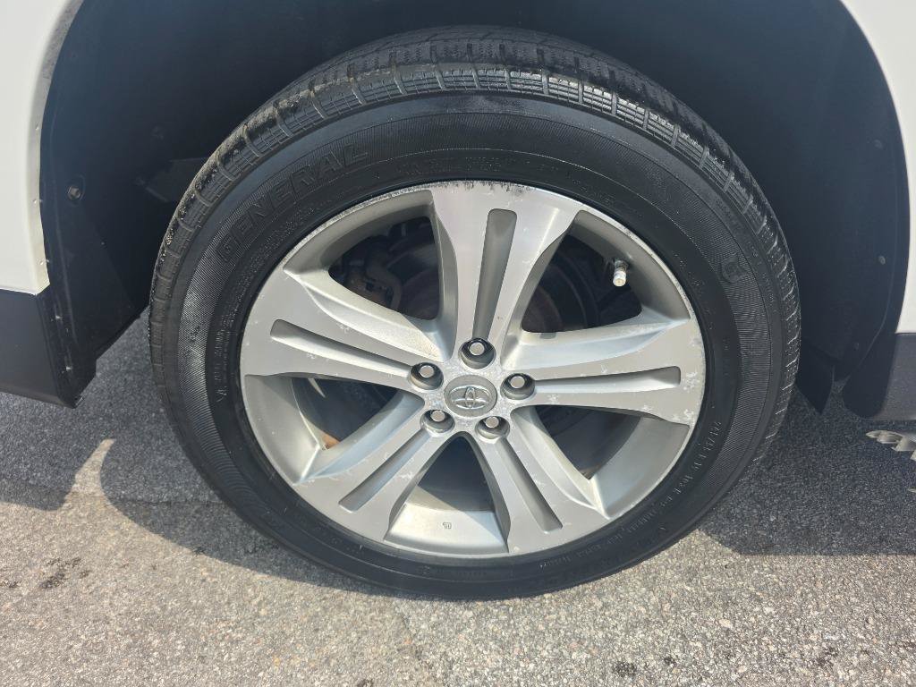Used 2012 Toyota Highlander Limited FWD image 25